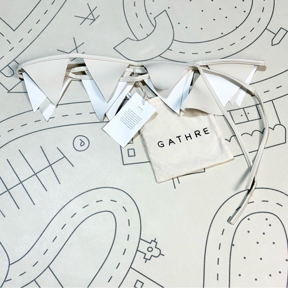Gathre Bunting in Ivory - Picture 2 of 3